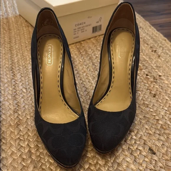 Coach Caya Signature-C heels - Picture 3 of 5